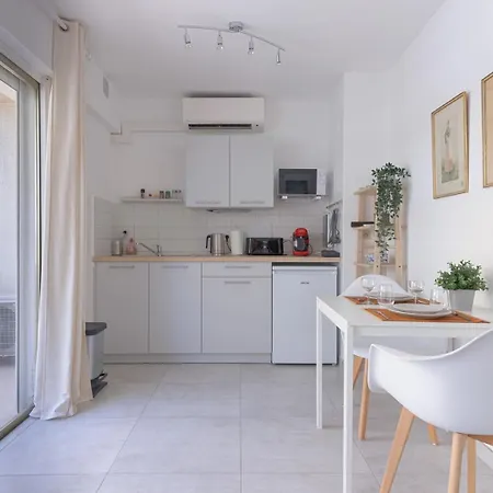 Guestready - Delight Near Moure Rouge Port דירה